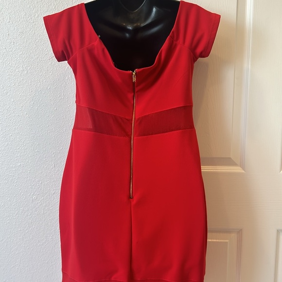 RED DRESS - Picture 5 of 5